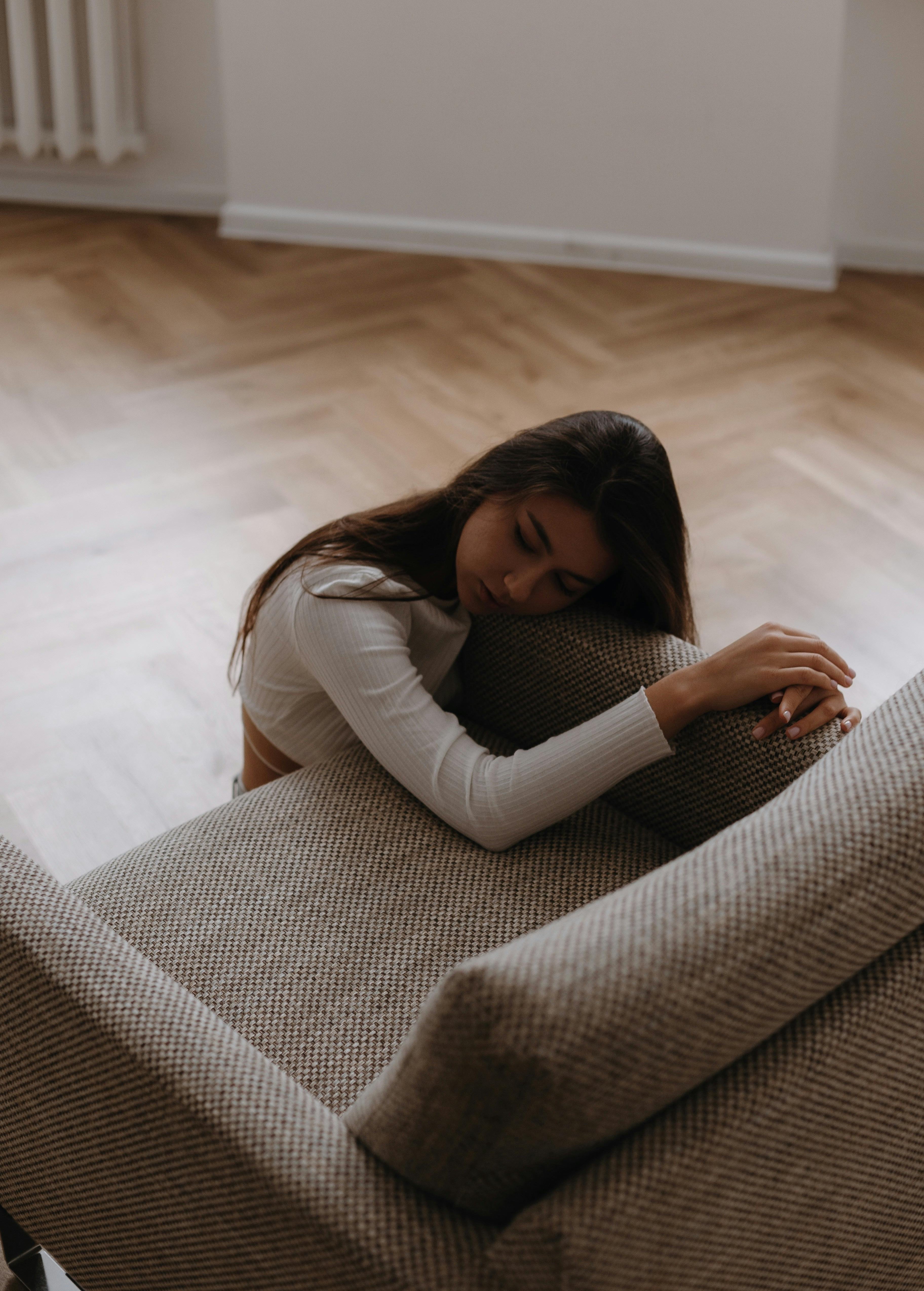 Lifestyle image of single seater sofa in a modern Dubai home – premium comfort and style by The Meem Store.