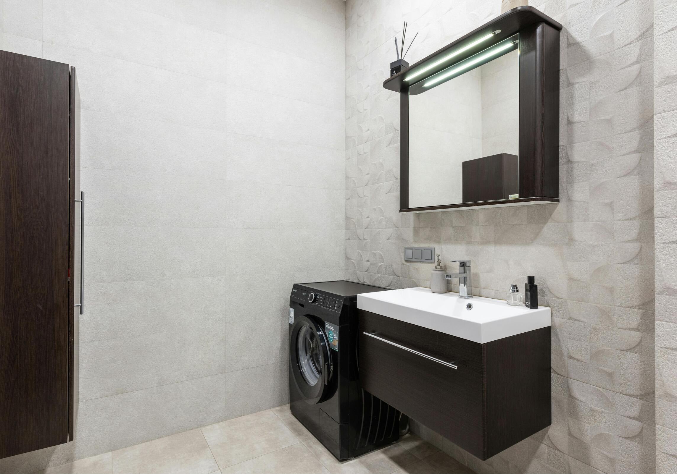 Lifestyle bathroom with under mount vanity – premium design by The Meem Store Dubai.